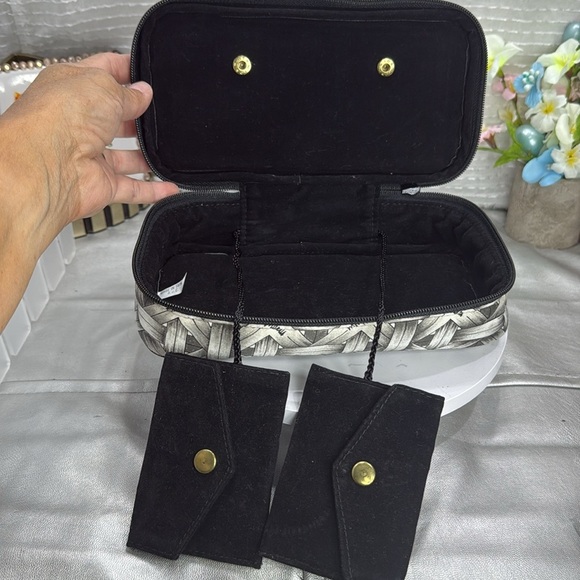 (E4) Vintage Neiman Marcus black straw print travel bag - Picture 6 of 12